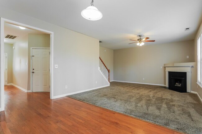 Building Photo - 117 Pearson Place