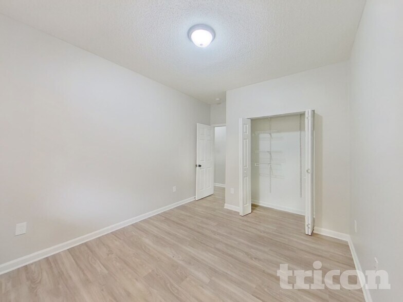 Building Photo - 335 Annabel Dr