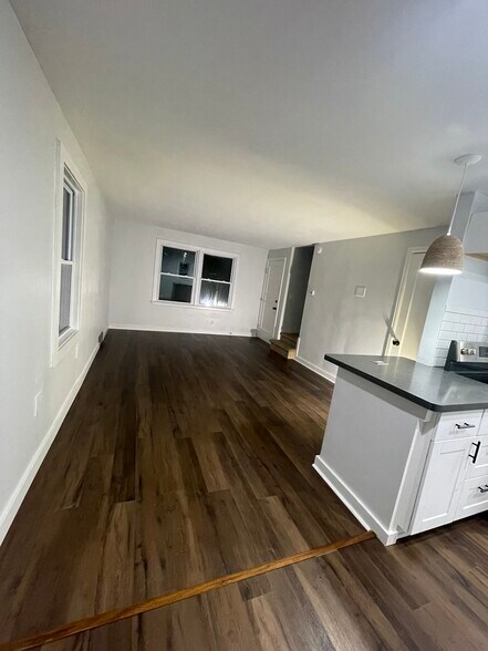 Building Photo - 101 Montfort Dr