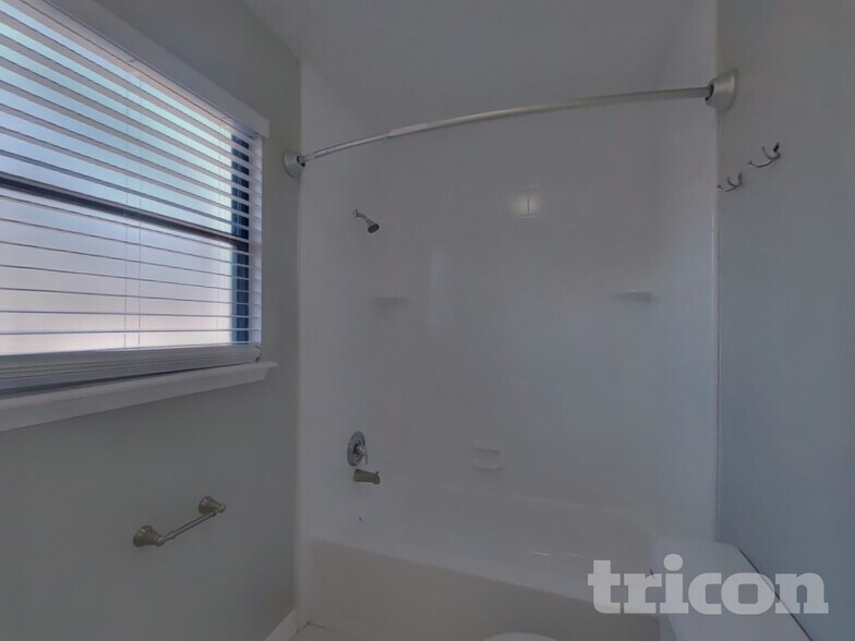 Building Photo - 12134 Quail Creek Dr