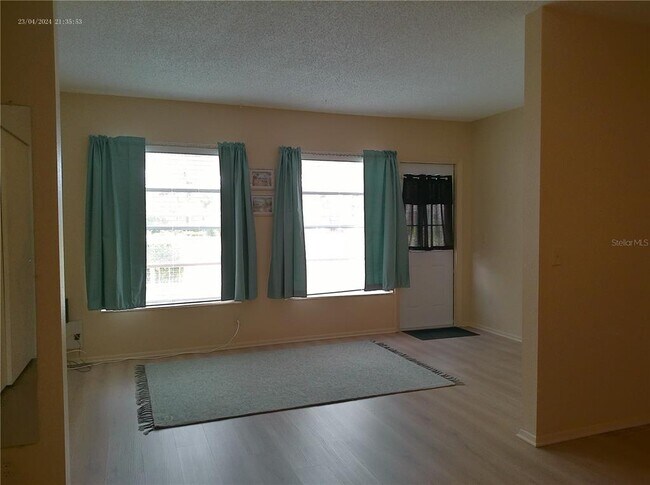 Building Photo - 2331 Finlandia Ln