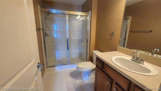 Building Photo - 6146 Lone Oak Cir