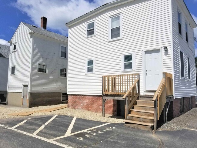 Building Photo - 23 Portsmouth Ave