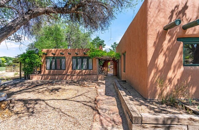 Building Photo - 18 A Destierro Trail