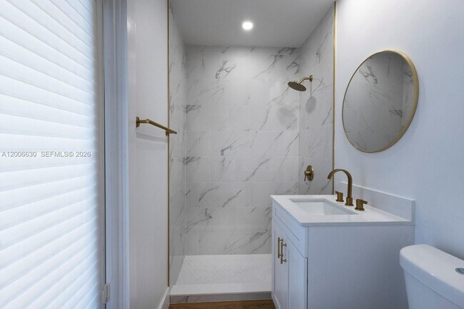 Building Photo - 13050 SW 71st Ave