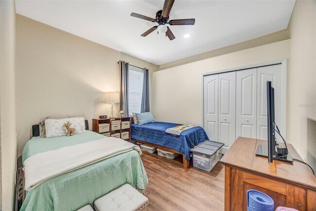 Building Photo - 6120 Chene Ct