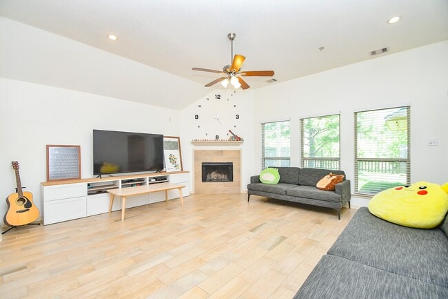 Building Photo - 16814 Ranger Ridge Dr