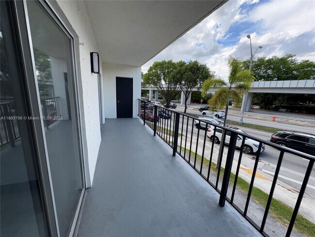 Building Photo - 3300 S Dixie Hwy