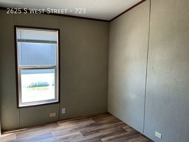 Building Photo - 2625 S West St