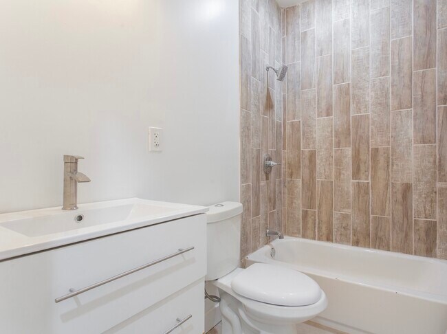 Unit 2 - 5011 Chester Ave