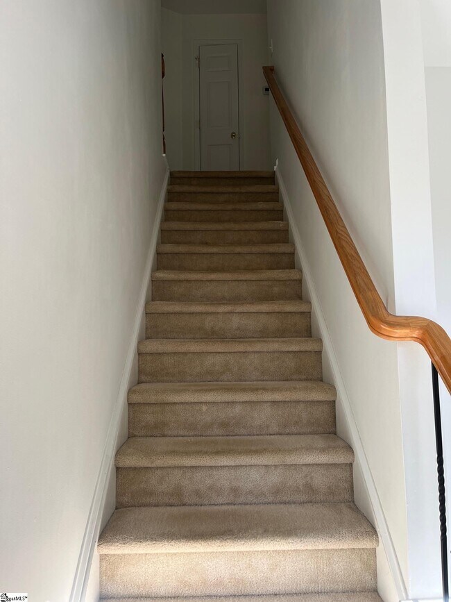 Building Photo - 154 S Lake Emory Dr