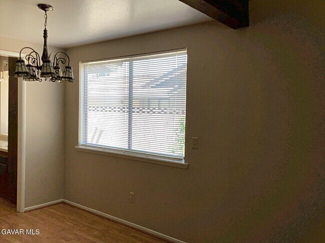 Building Photo - 43430 Sierra Vista Dr