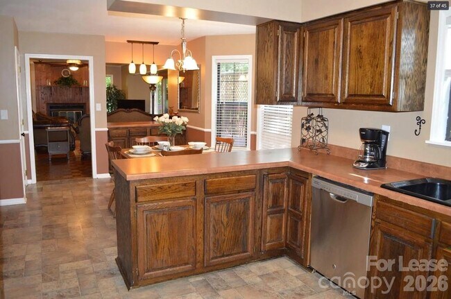 Building Photo - 4167 Greenview Ct
