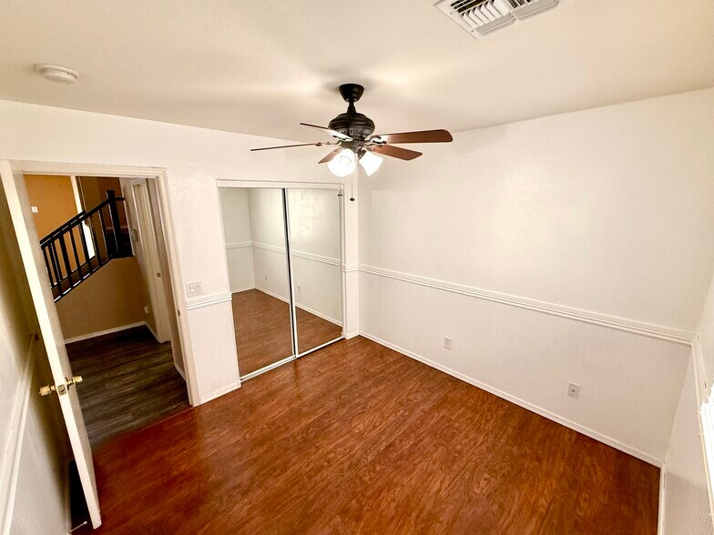 Building Photo - 5220 W Burton Dr