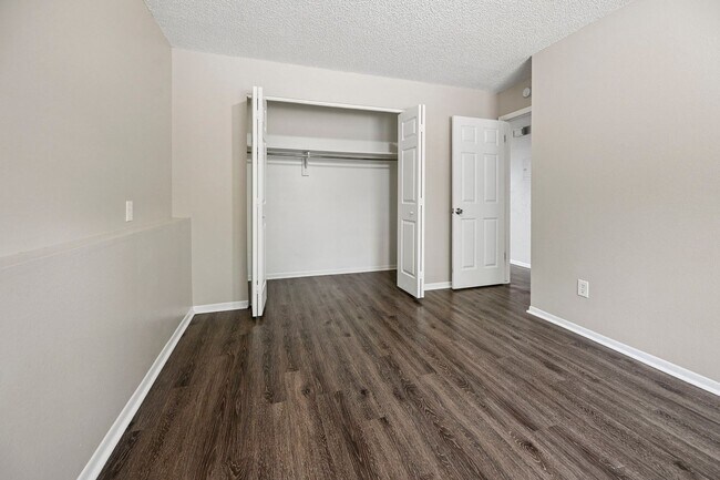 Building Photo - 3950 Stonedike Dr