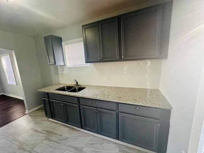 Building Photo - 3146 2nd St Cir