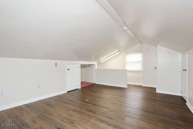 Building Photo - 68 Mohawk Ave