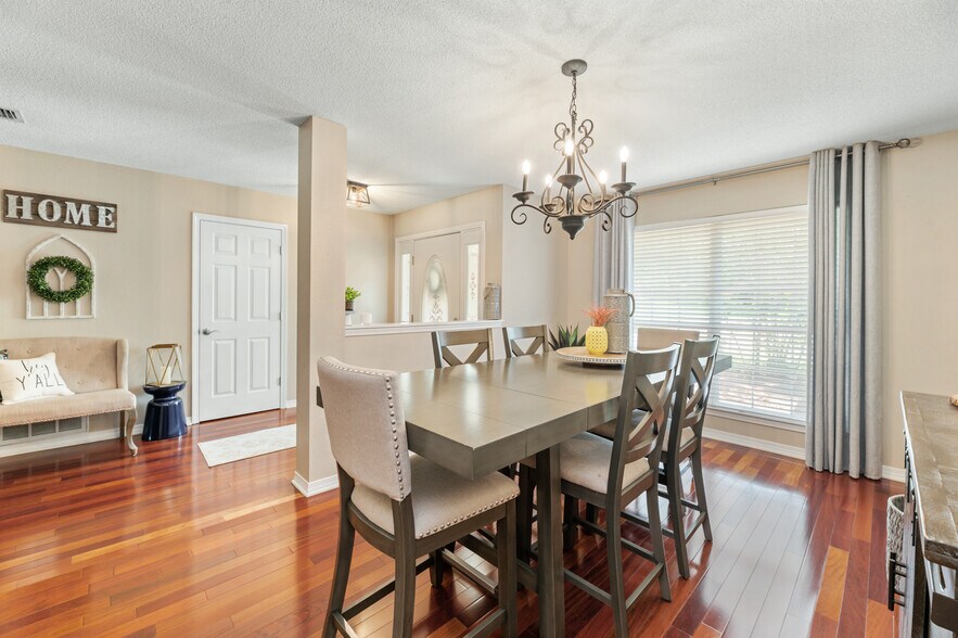 Building Photo - 28337 Bay Branch Dr