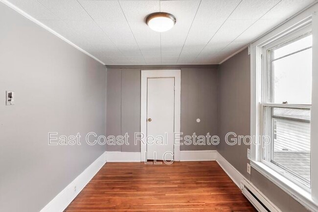 Building Photo - 208 N Mary St