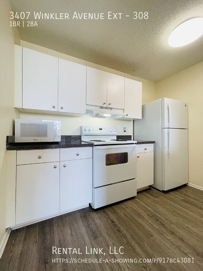 Building Photo - 3407 Winkler Ave Ext