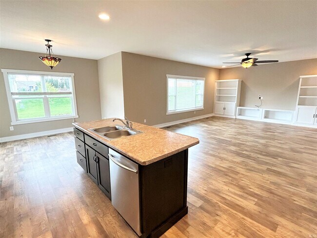 Building Photo - 13221 Hawks View Blvd