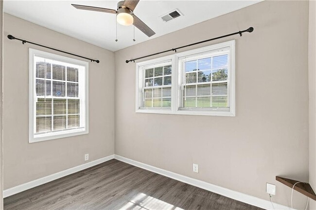 Building Photo - 1357 Lorenzo Dr SW