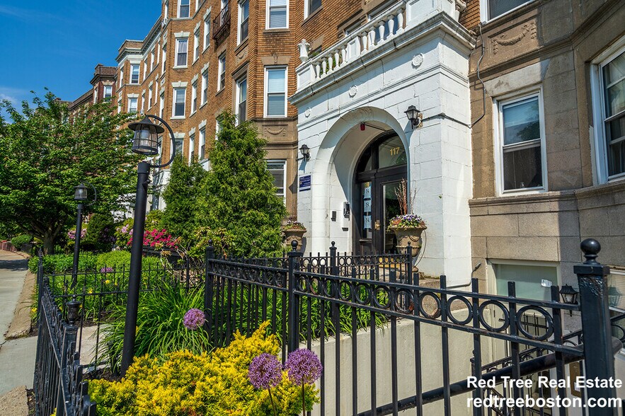 Building Photo - 117 Park Dr