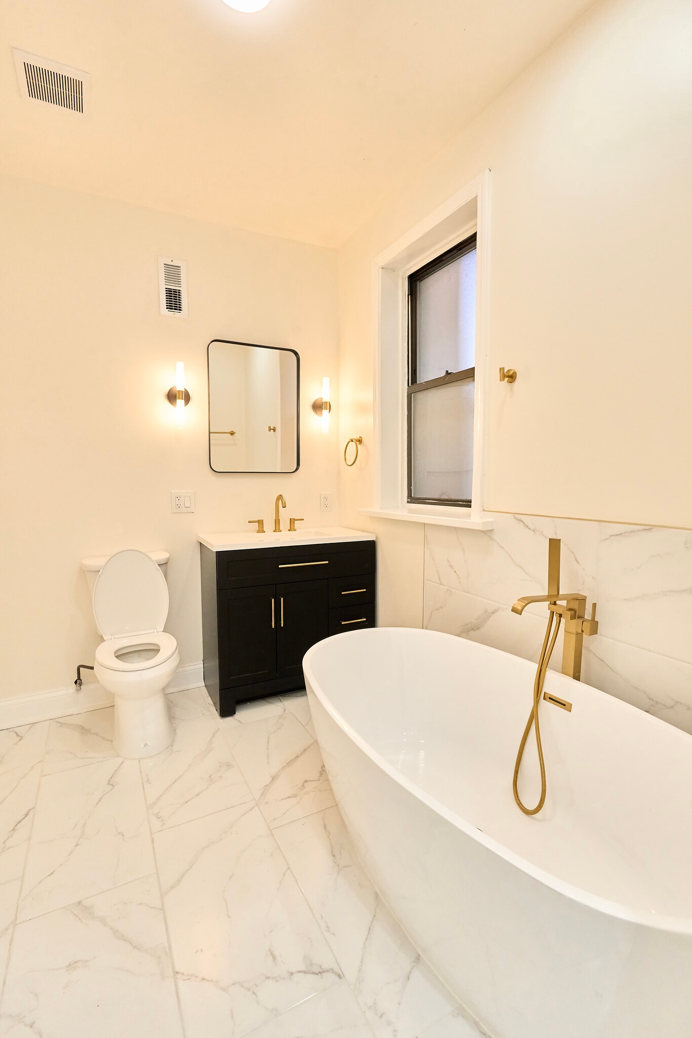 Building Photo - 6142 S Rhodes Ave