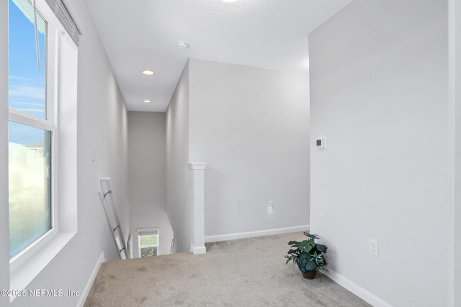 Building Photo - 669 Meadow Ridge Dr