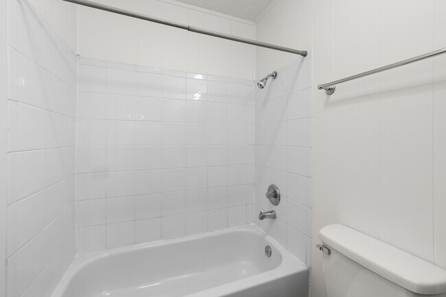 Building Photo - 106 Apache Hills Dr