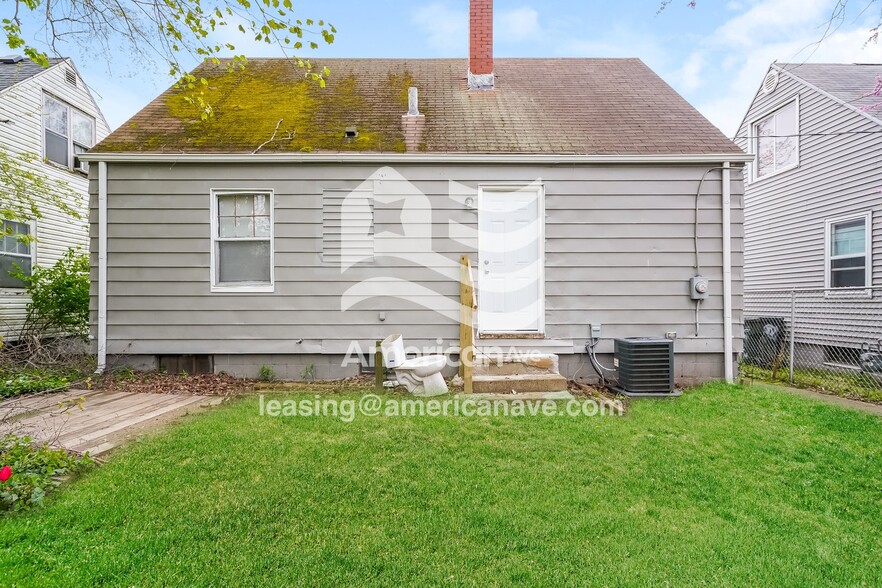 Building Photo - 1610 N Johnson St