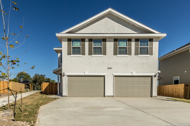 Building Photo - 10351 Lynwood Crk