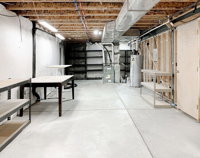 Building Photo - 15450 Carob Cir