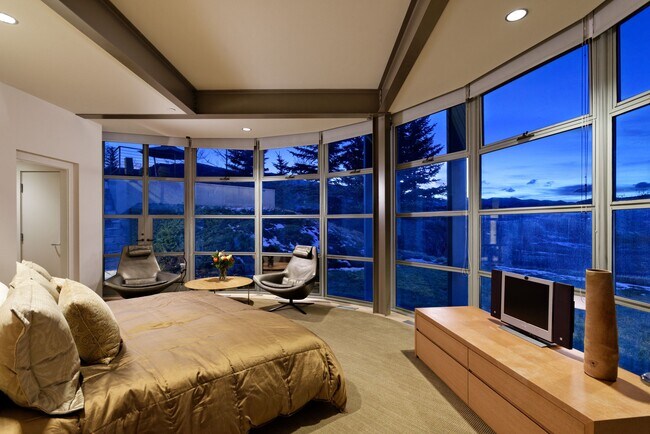 Building Photo - 821 Cluny Rd