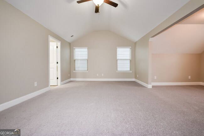 Building Photo - 4944 Longview Run