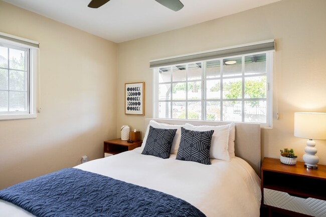 Building Photo - Movie Colony Oasis - Peaceful, Walk to Downtown (Monthly Only - No Long Term)