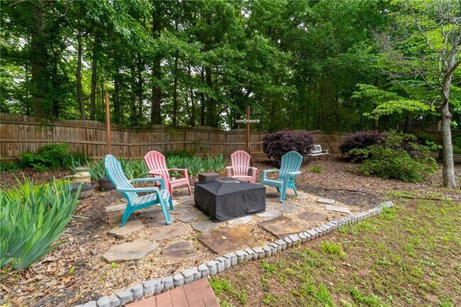 Building Photo - 313 Oak Hill Ln