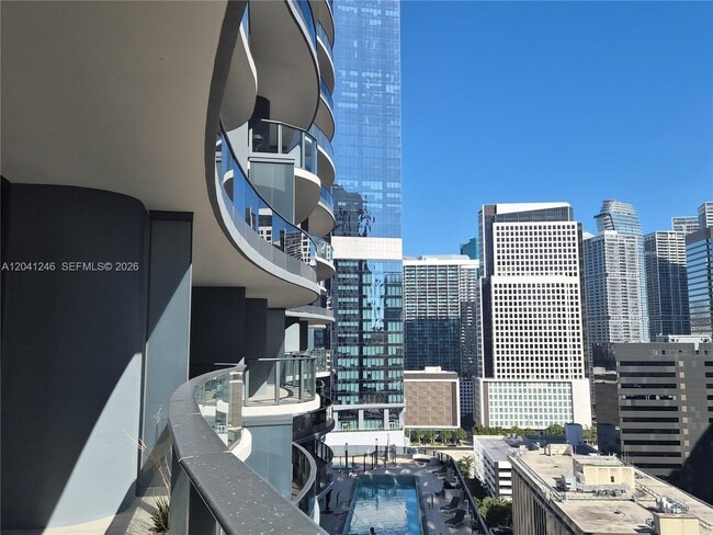 Building Photo - 1000 Brickell Plaza