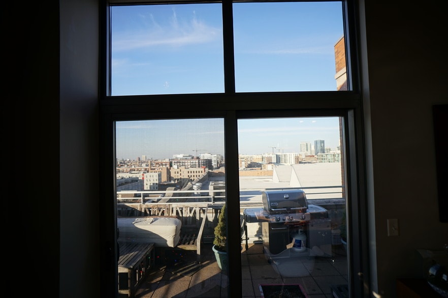 Master Bedroom - View - 933 W Van Buren St