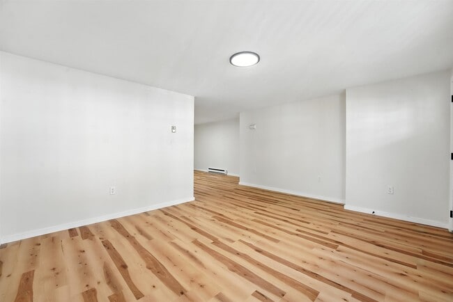 Building Photo - 338-340-340 Halladay St