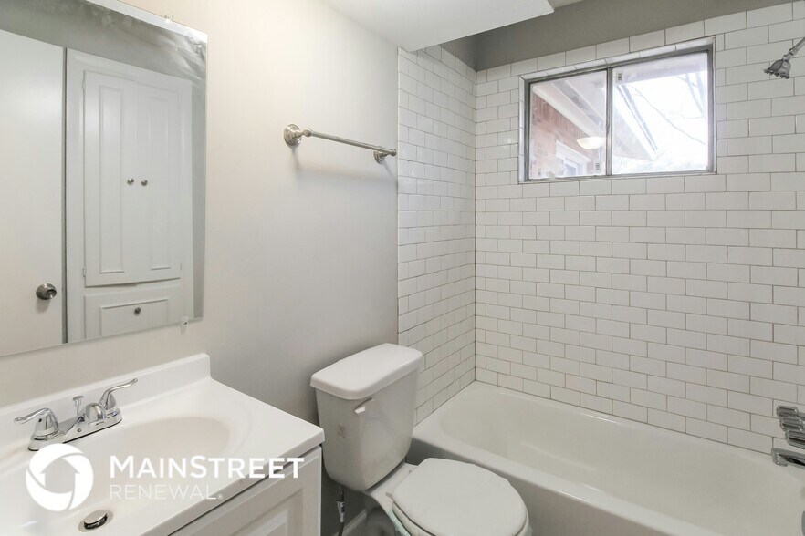 Building Photo - 2887 Landview Cove