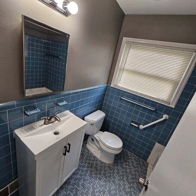 Building Photo - 3 Bedroom Updated Brick Ranch w/ 2 Car Attached Garage, Basement, Kitchen w/ All Stainless-Steel ...