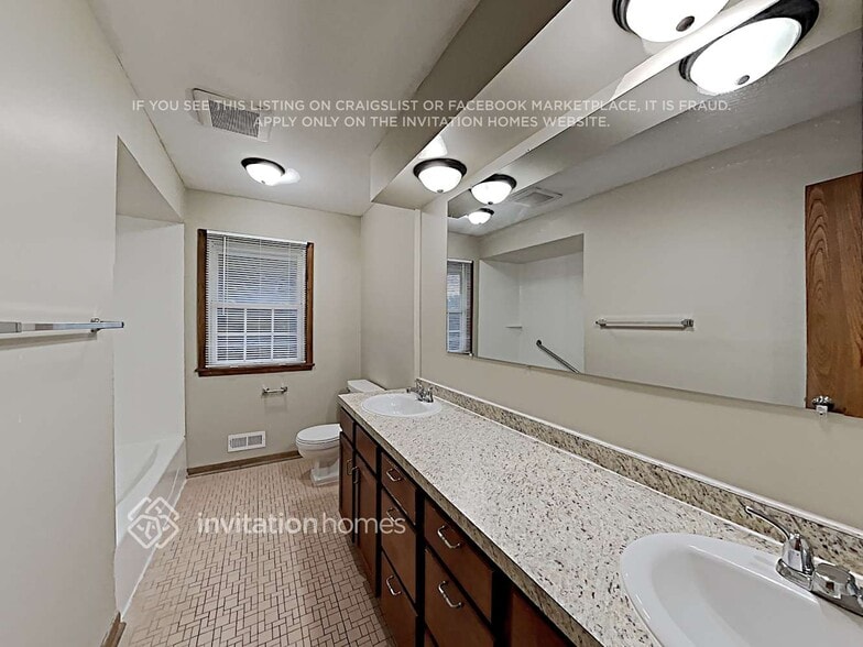 Building Photo - 2006 Texas Ave S