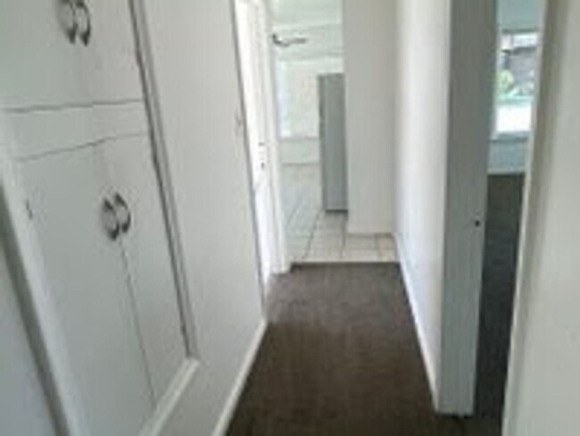 Building Photo - Carlson Duplex