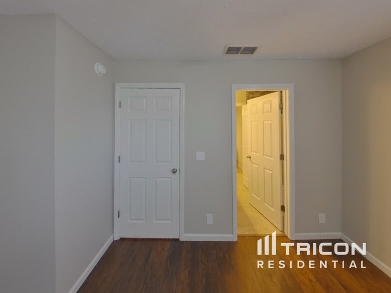 Building Photo - 2639 Apostle Ln