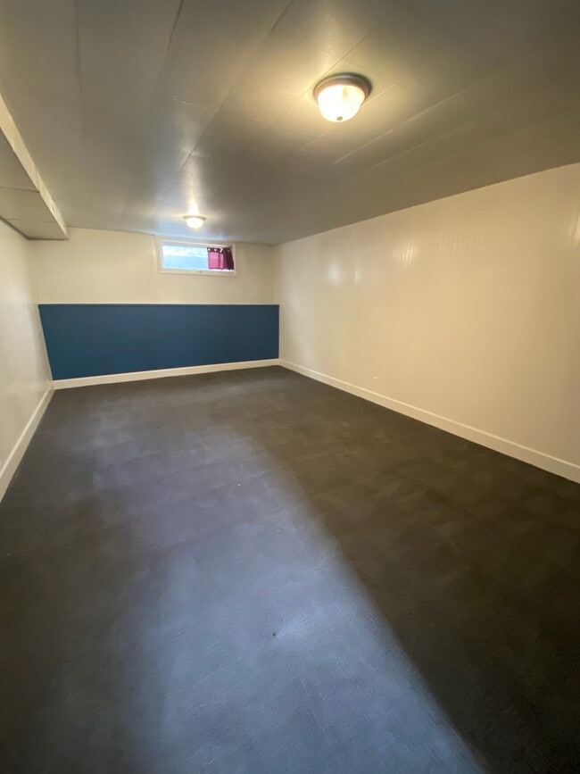 Building Photo - 1138 Avenue D