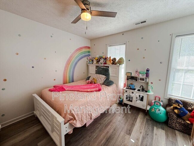 Building Photo - 301 Buckeye Dr