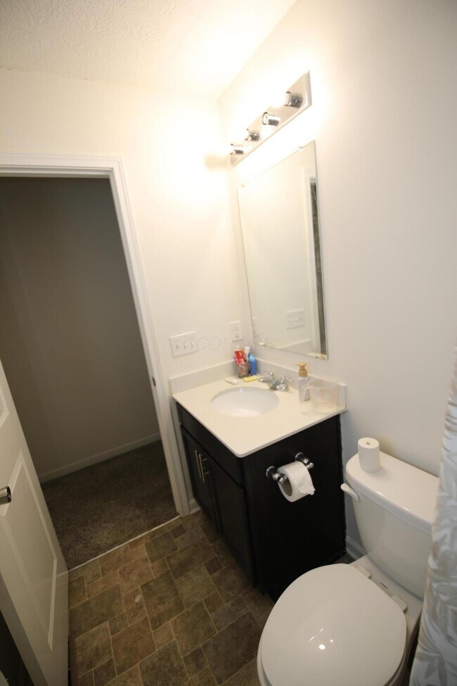 Building Photo - 216 Old Bay Dr