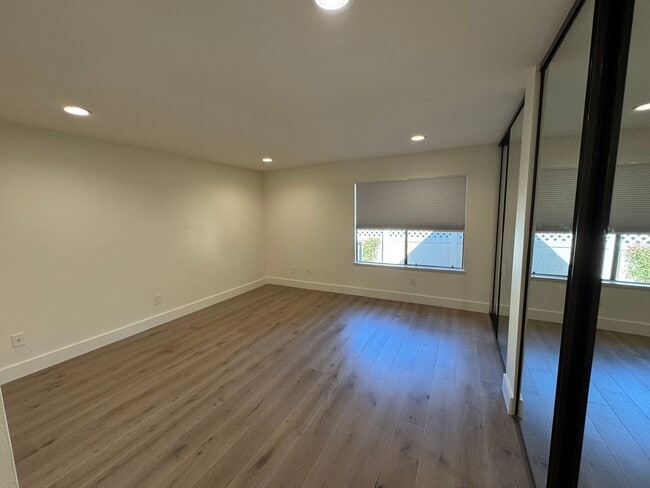 Building Photo - Updated Brentwood model in Leisure Village