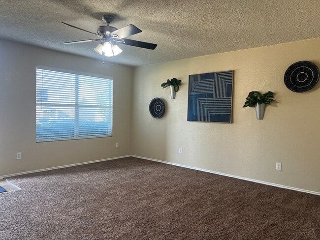 Building Photo - BURLESON 3/2/1 HOME